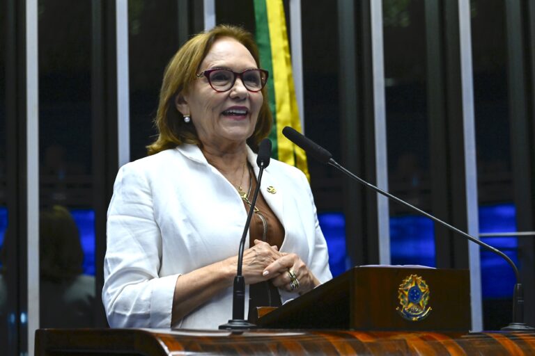 Zenaide na linha de frente: Senado derruba PEC da Blindagem, avança na isenção do IR e aprova mais especialistas no SUS