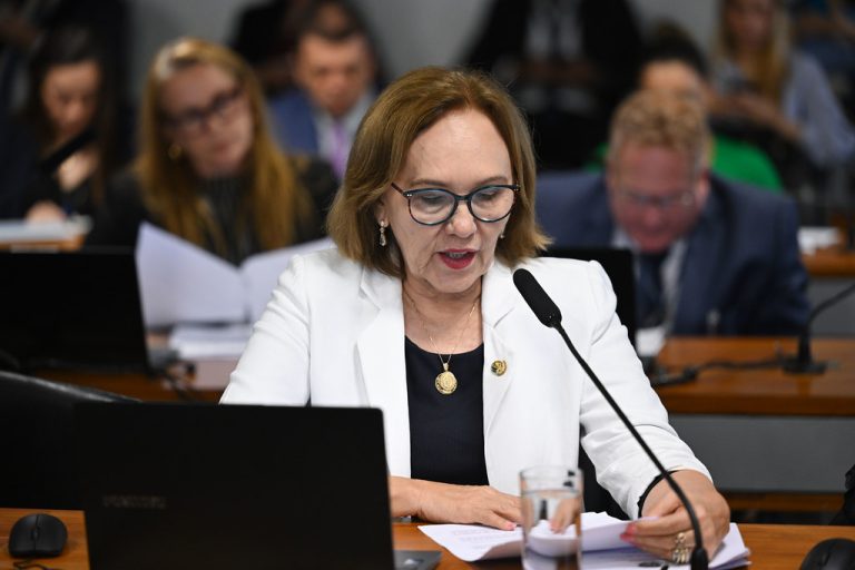 Com voto de Zenaide, Senado avança com apoio a saúde mental e assistência social