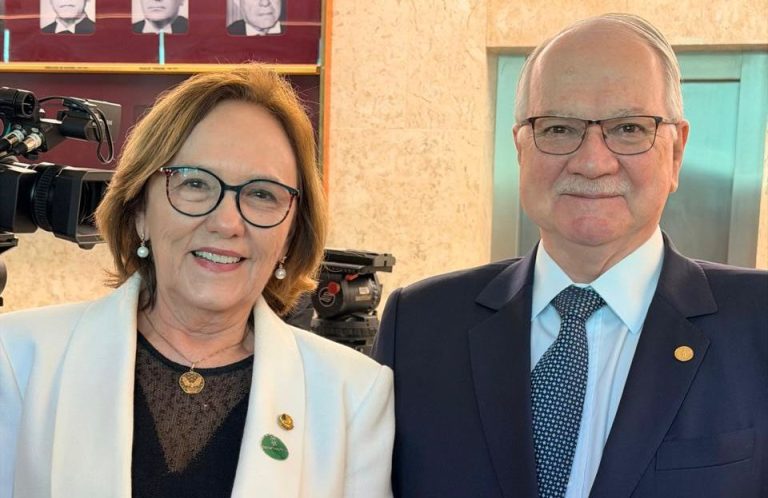 Senadora Zenaide Maia ao lado do presidente do Supremo Tribunal Federal e do Conselho Nacional de Justiça, Edson Fachin